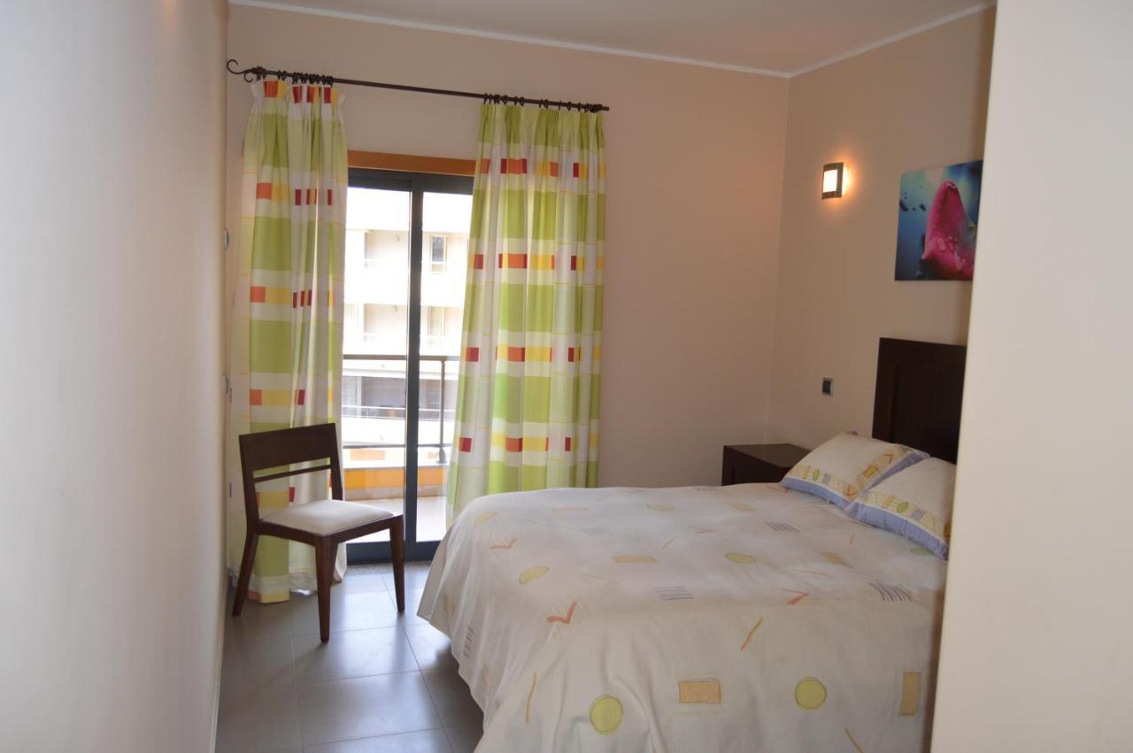 Apartamento Frente Ao Mar Com Piscina De Agua Salgada Quarteira Exteriér fotografie