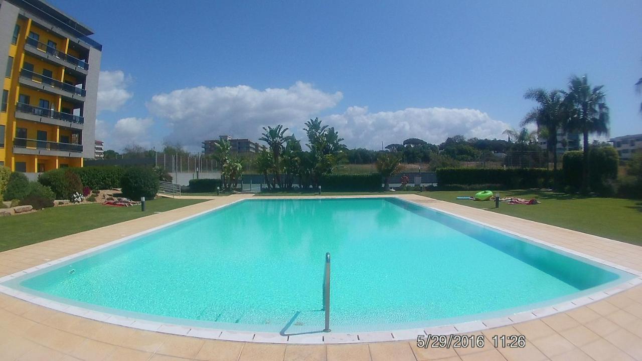 Apartamento Frente Ao Mar Com Piscina De Agua Salgada Quarteira Exteriér fotografie